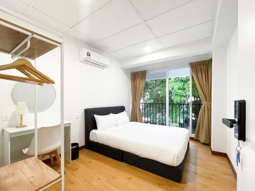 Downtown George Town Hotel | Lili Stay by the beach
