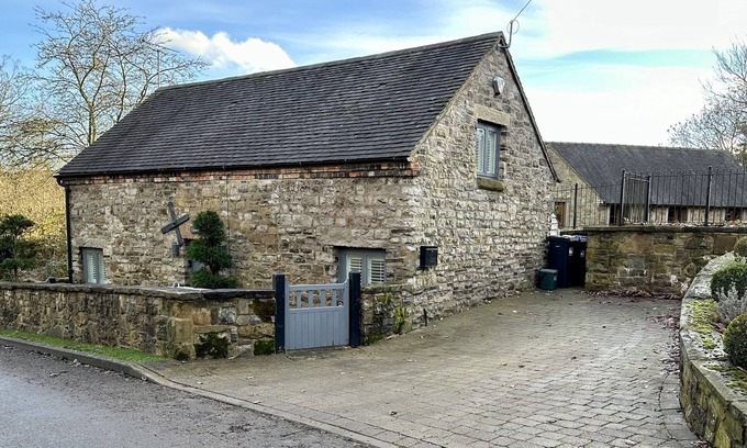 Carsington Cabaña | LILIMAE BARN, family friendly, with a garden in Hulland Ward