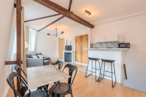 Saint-Maurice Pellevoisin Apartamento | Lille St Maurice- 7min from train !