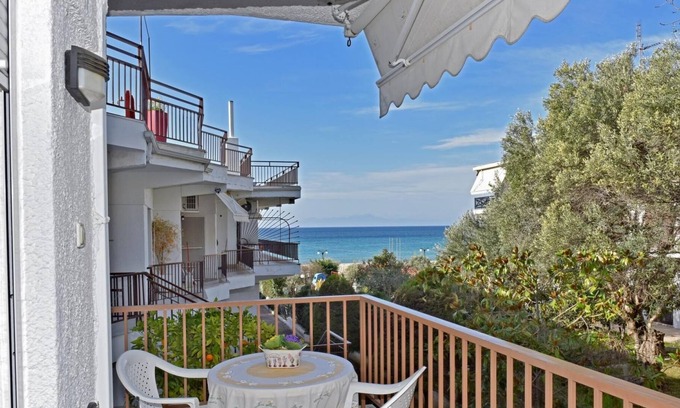 Nea Moudania Apartamento | Lillian Apartment by Travel Pro Services