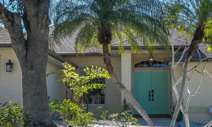 South Gulf Cove Casa | Lillian Lagoon Spacious 3BR Canal-Front Retreat in Port Charlotte