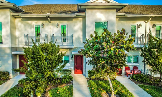 Lake Worth Corridor Casa | 'Lilly' at Aviara Lake Worth