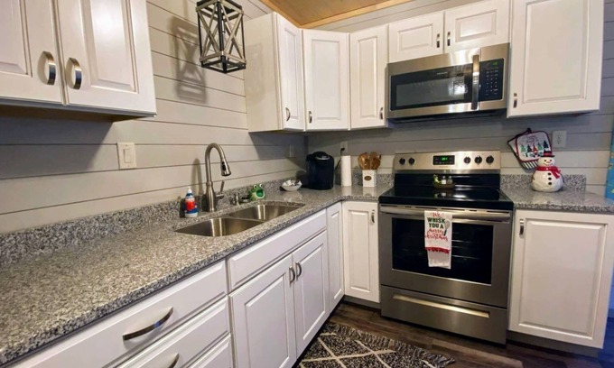 Haysi Cabaña | Lilly's Pad "HOME AWAY FROM HOME"