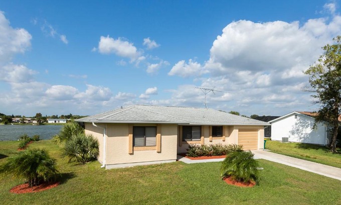 Port Charlotte Casa | Lilsis by the Lake