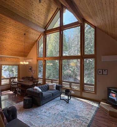 Yosemite West Chalet De Esquí | Lily of the Valley - Big Wall, Yosemite Day Use Reservations, Breakfast, Forest View and WiFi