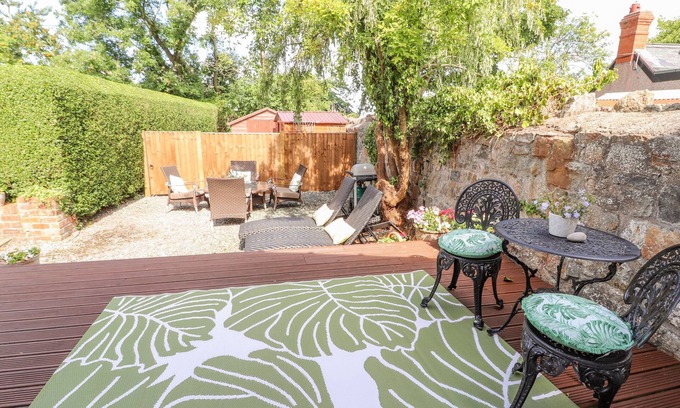 Meliden Cabaña | LILY PAD, family friendly, with a garden in Dyserth