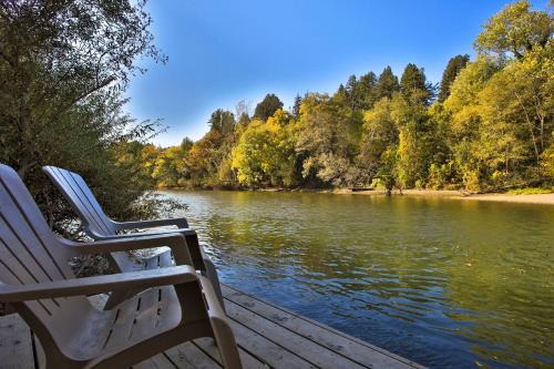 Guerneville Casa | Lily Pad - Hot Tub! Private Dock! BBQ! Game Room! Walk to Town! Fast WiFi! Dog Friendly!