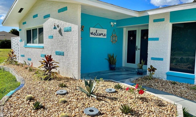 Caloosahatchee Casa | LILY'S BEACH HOUSE - POOL HOUSE WITH DIRECT RIVER ACCESS