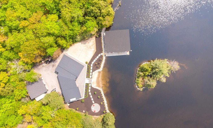Bala Cabaña | Lilypad Cove, Lake Muskoka