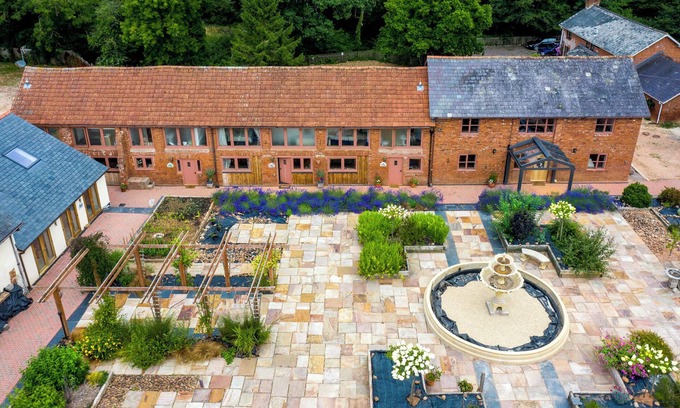 Clyst St Mary Cabaña | LIME COTTAGE, family friendly, with a garden in Aylesbeare
