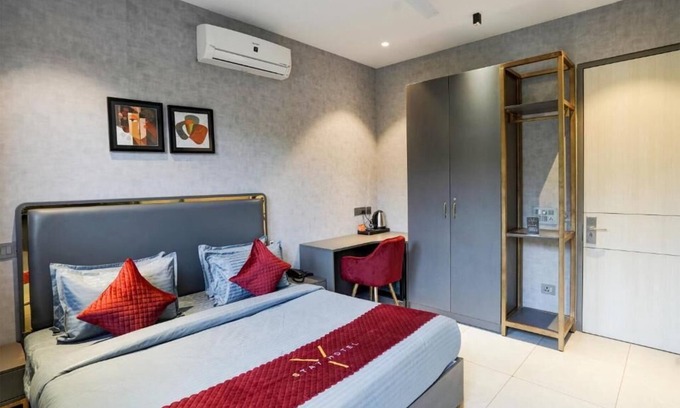 Greater Noida Hotel | Lime Tree Hotel & Stays Greater Noida Nearby India Expo Centre & Mart
