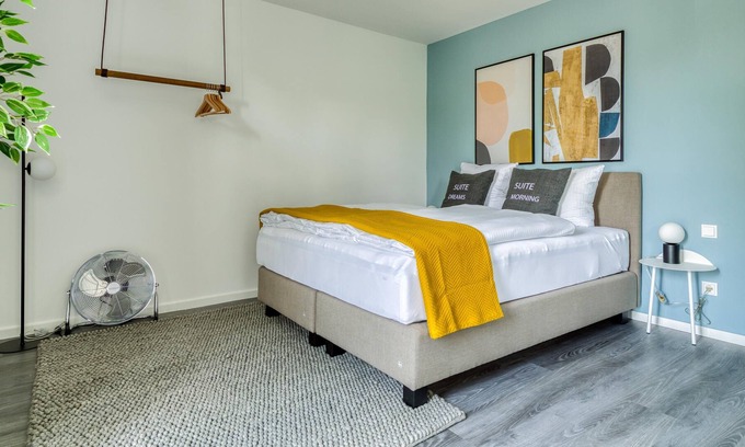 Munchen District Apartamento | limehome Garching | Suite M + balcony