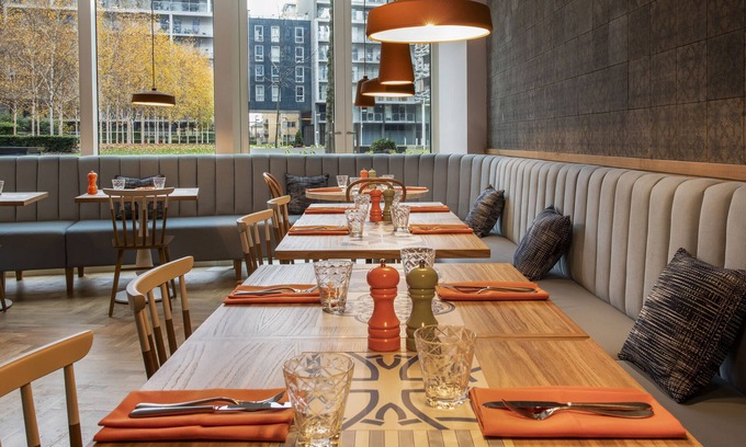Canary Wharf Hotel | Lincoln Plaza London, Curio Collection by Hilton