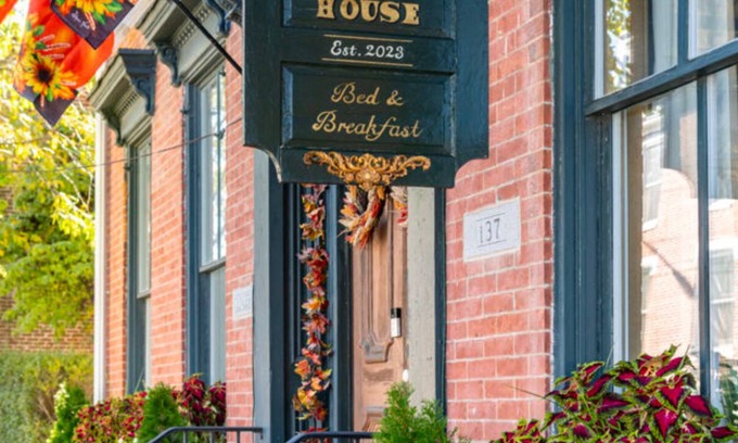 Gettysburg Cama Y Desayuno | Lincoln Suite in charming Olinger House B&B in historic, downtown Gettysburg.