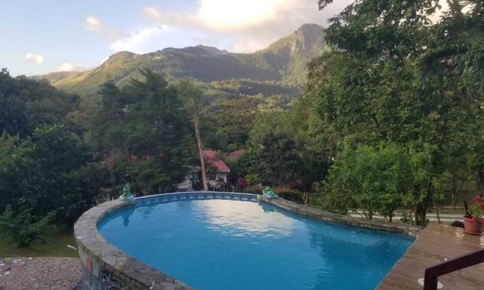Altos del Maria Casa | Linda vista, enorme terraza, barbacoa y piscina. Disfruta del grato ambiente.