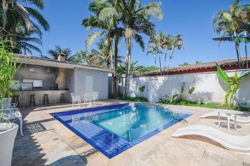 Balneario Praia do Pernambuco Casa | Linda Casa com piscina no Guarujá para 16 pessoas