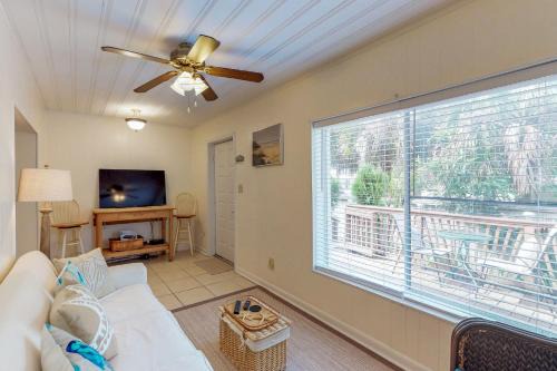Laguna Beach Casa | Linda's Cozy Duplex B