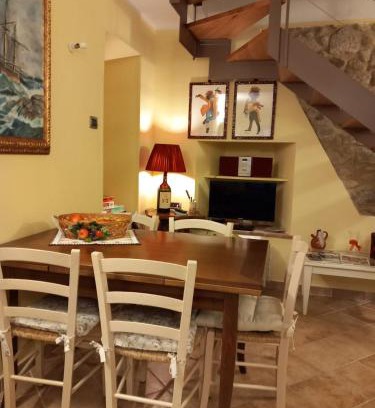 Roccastrada Apartamento | Linda's Holiday Home