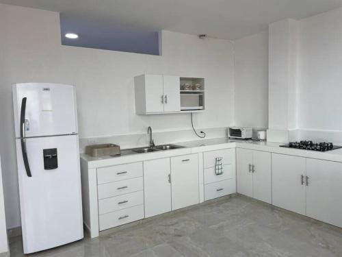 Machala Apartamento | Lindo Apartamento Moderno PISO 3 Apartamento # 14