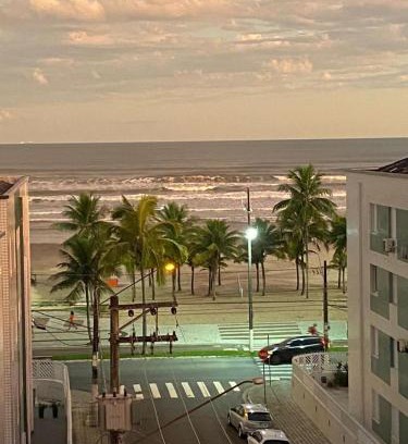 Tupi Apartamento | Lindo Apartamento Padrão 140 m2 3 quartos e 2 suítes Vila Tupi Praia Grande
