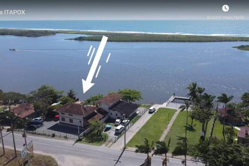Barra do Itapocu Casa | LINDO SOBRADO COM 7 QUARTOS NA BARRA DO ITAPOCU