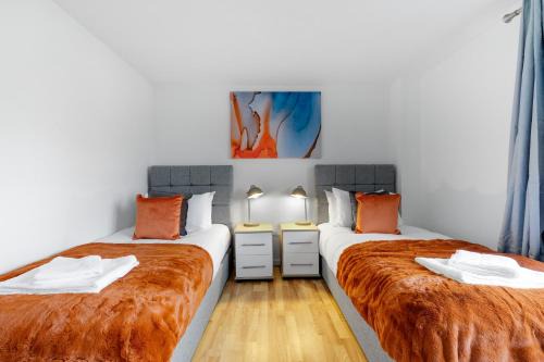 Maidenhead Apartamento | Lindsey Serviced 4 Bedrooom 2 Bath house with Parking Maidenhead