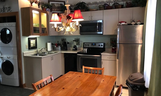 Cooperstown Cabaña | Lindsey’s Cottage-1.3Mi to Dreams Park!2bdSleeps6