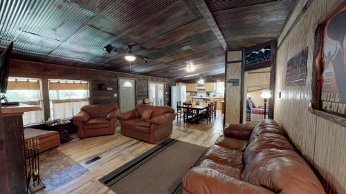 Red River Casa | Line Shack On Tenderfoot Trail With High Speed Wifi