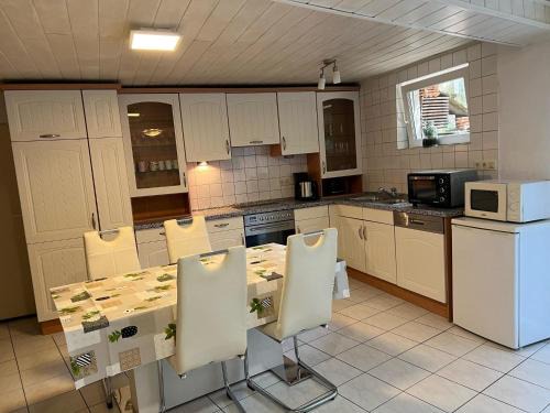 Saarburg Apartamento | Linh's Ferienwohnung