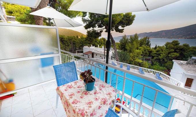 Poros Casa | Lions Apartments