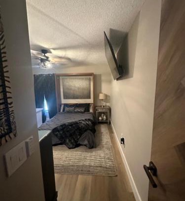 Trailer Estates Casa | Lions Den. private room in shared home