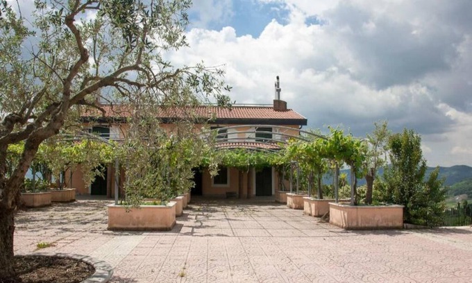 Castel Campagnano Apartamento | Lisandro Wine Resort Apartamento Caserta
