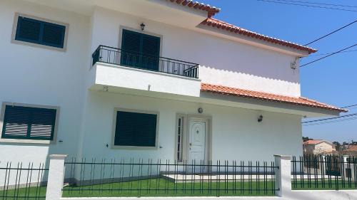 Charneca de Caparica e Sobreda Casa | Lisbon Coastal Retreat