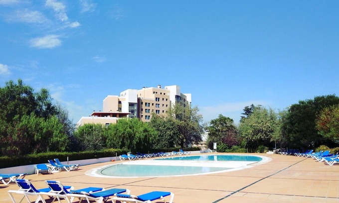 Lisbon Old Town Apartamento | Sunny Pool Aprt. (4 pax) con estacionamiento y jardín GRATIS!