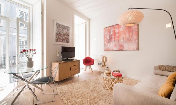 Chiado Apartamento | Lisbon Rouge Apartment in the Lisbon Heart