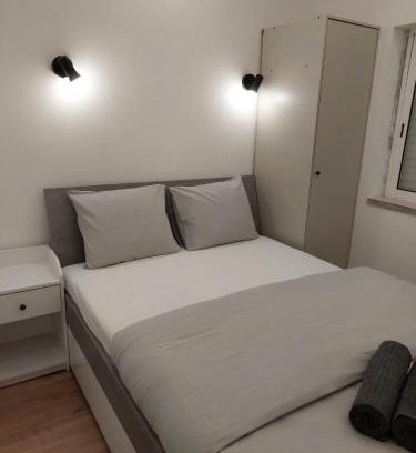 Cacilhas Casa | Lisbon South Bay Rooms