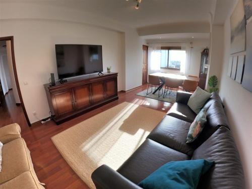 Linda-a-Velha Apartamento | Lisbon T2 apartment in condominium in Linda-a-Velha Oeiras Lisbon