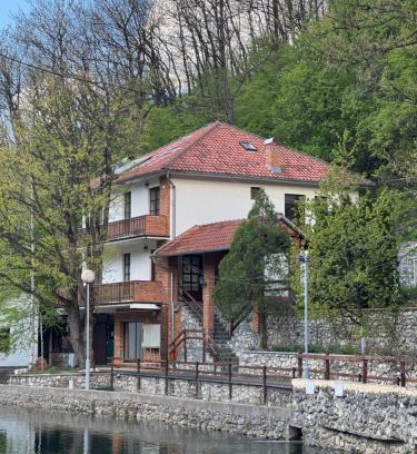 Strmosten Apartamento | Lisine Ribnjak