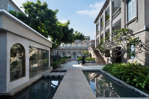 Siming Casa | Listen to the 19th century German castle hotel