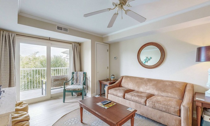 North Litchfield Beach Condominio | Litchfield condo with lazy river, pool, hot tub, beach access & water park