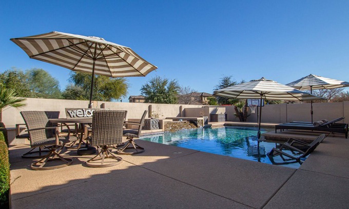 Litchfield Park Casa | Litchfield Park Retreat with Backyard Oasis, Cardinals Stadium and Casinos