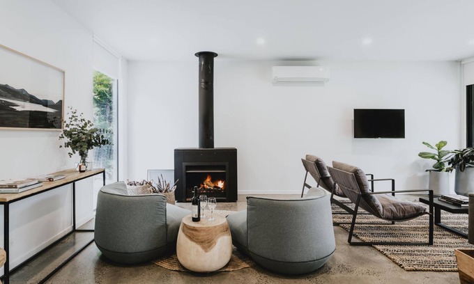 Hepburn Springs Casa | Lithic House-beautiful bush setting