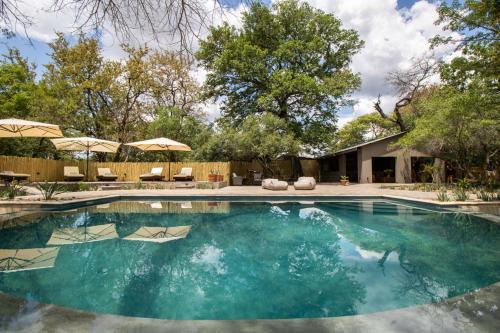 Thorny Bush Game Reserve Cabina | Little Africa Safari Lodge