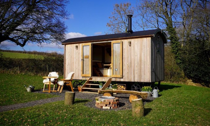 Trusham Casa | Little Ash Glamping - Luxury Shepherd's Huts
