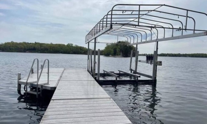 South Haven Cabina | Little Bear Cabin Rental Snowmobile, Boat, and Jet Ski Rentals Available