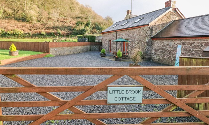 Llanddowror Cabaña | Little Brook Cottage, LAUGHARNE