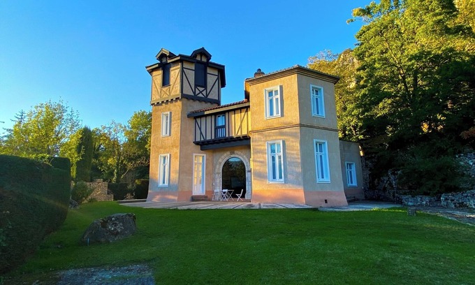 Roquefixade Casa | Poco encantador castillo