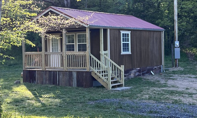 Board Camp Cabina | Little Choctaw Cabin 2