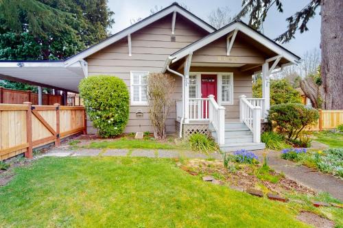 South Delridge Casa | Little City Farms Casita