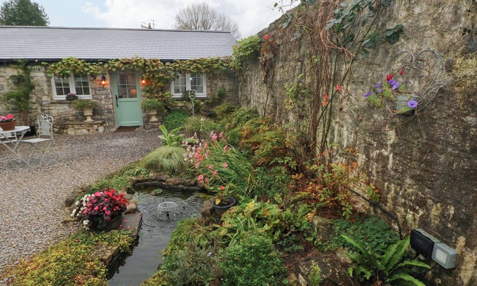 Cowbridge Cabaña | Little Cloud